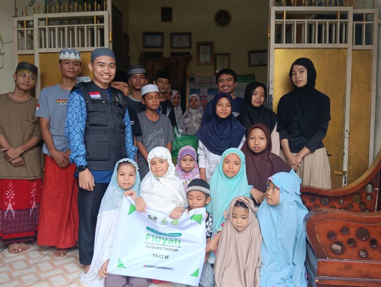 Tebar Berkah Ramadhan, Laznas IZI Point Al-Azhar Makassar Salurkan Fidyah untuk Anak Panti Asuhan